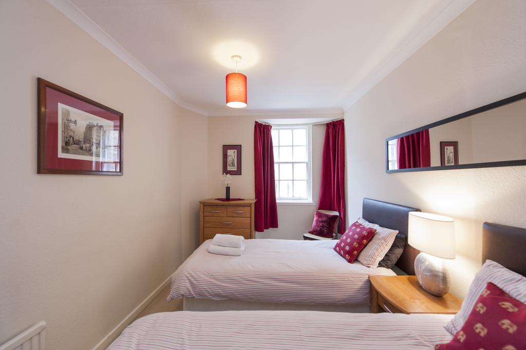 Writers View, Royal Mile Apartment エディンバラ エクステリア 写真