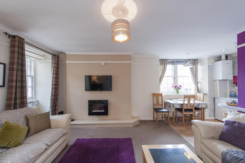 Writers View, Royal Mile Apartment エディンバラ エクステリア 写真