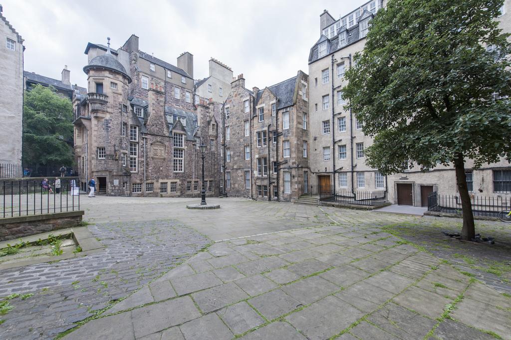 Writers View, Royal Mile Apartment エディンバラ エクステリア 写真