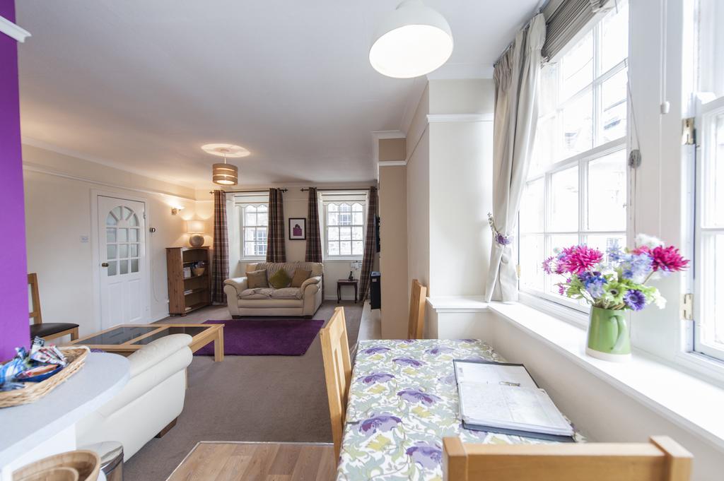 Writers View, Royal Mile Apartment エディンバラ エクステリア 写真
